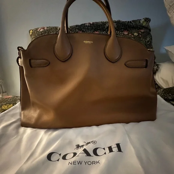 Coach Empire 40 Honey Brown - Picture 2 of 10